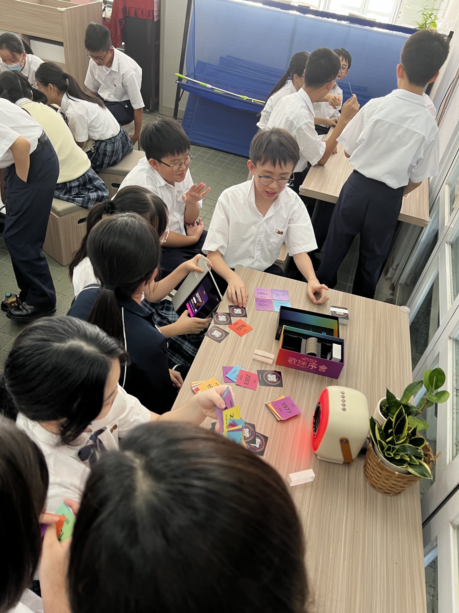 「平行心間」桌遊活動：在歡樂互動中交流，建立彼此支持的連結。